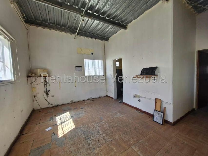 Comercial (Local Comercial) en Venta en Santa Rita, Aragua - 5