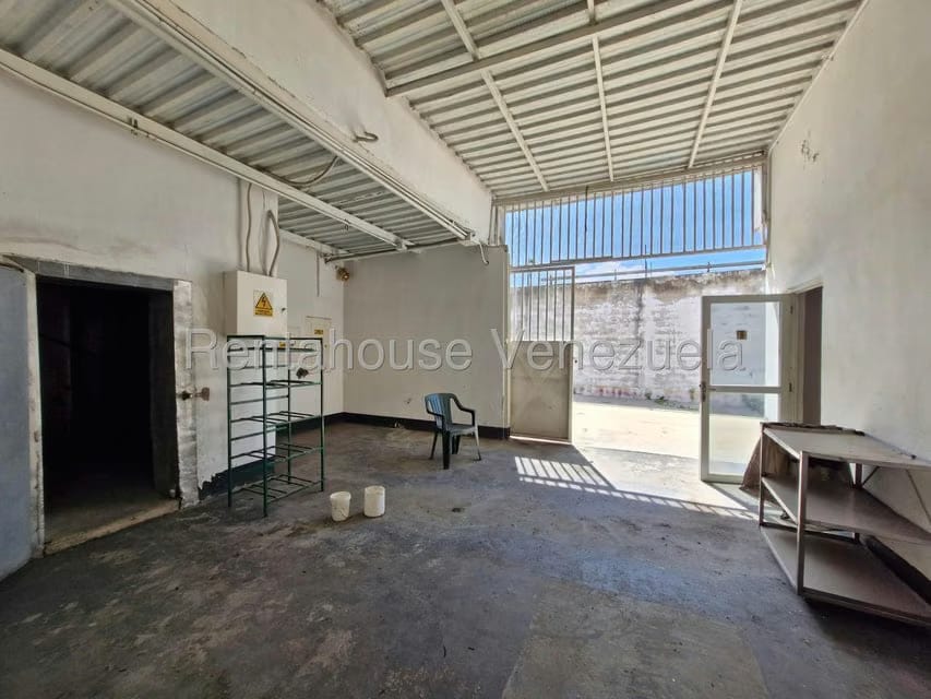 Comercial (Local Comercial) en Venta en Santa Rita, Aragua - 47