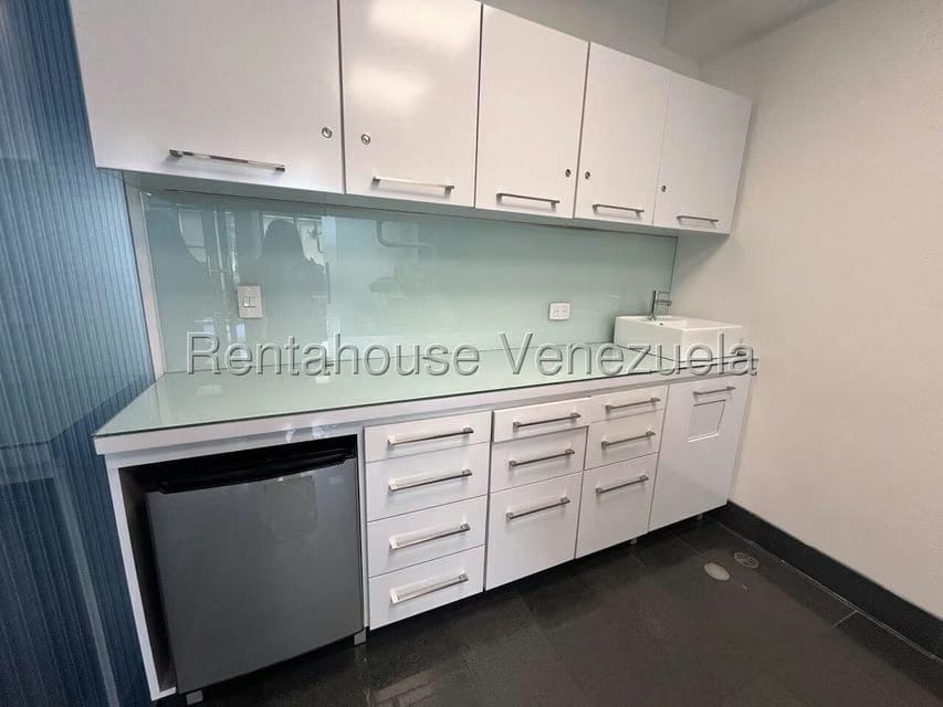 Comercial (Consultorio Medico) en Alquiler en La Trinidad, Distrito Metropolitano - 3