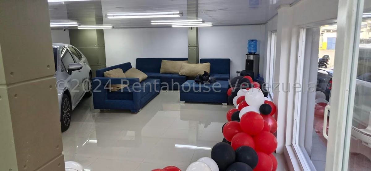 Comercial (Local Comercial) en Venta en Los Cortijos de Lourdes, Distrito Metropolitano - 2