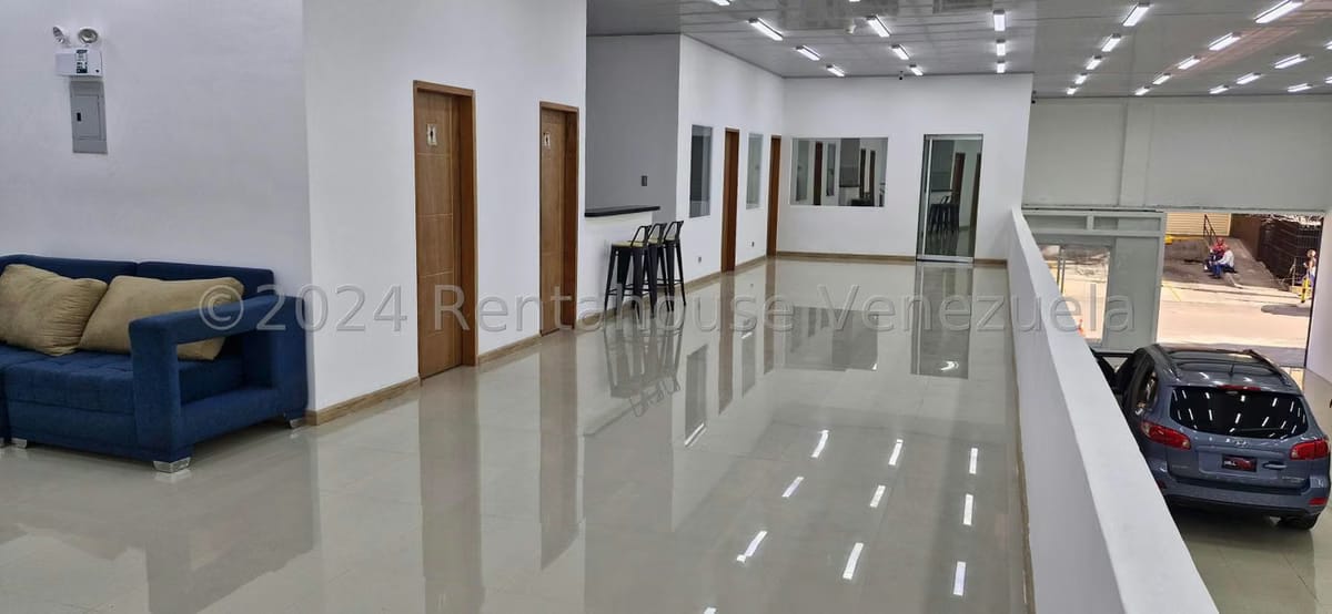 Comercial (Local Comercial) en Venta en Los Cortijos de Lourdes, Distrito Metropolitano - 11