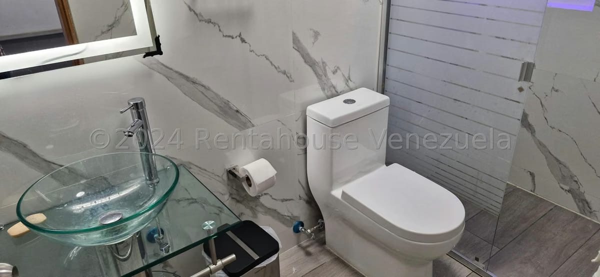 Comercial (Local Comercial) en Venta en Los Cortijos de Lourdes, Distrito Metropolitano - 17