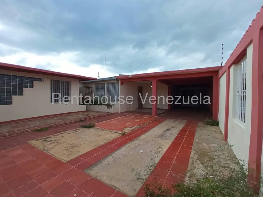 Casa (1 Nivel) en Alquiler en Campo Maraven, Falcon - 2