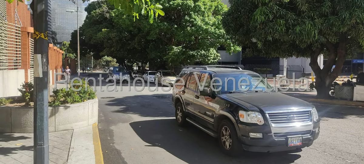 Comercial (Oficina) en Alquiler en Colinas de Bello Monte, Distrito Metropolitano - 23