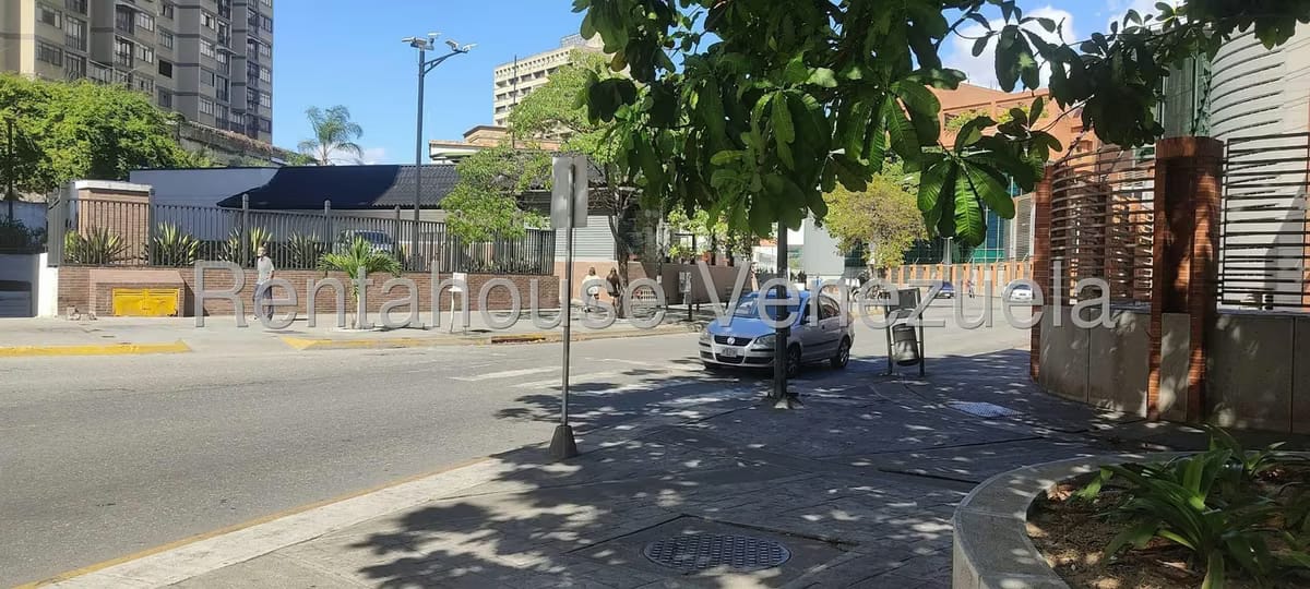 Comercial (Oficina) en Alquiler en Colinas de Bello Monte, Distrito Metropolitano - 24