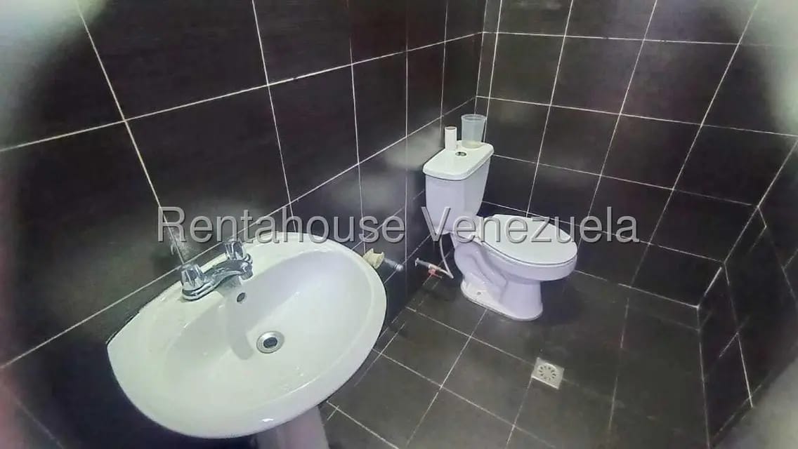 Comercial (Local Comercial) en Alquiler en Zona Oeste, Lara - 14
