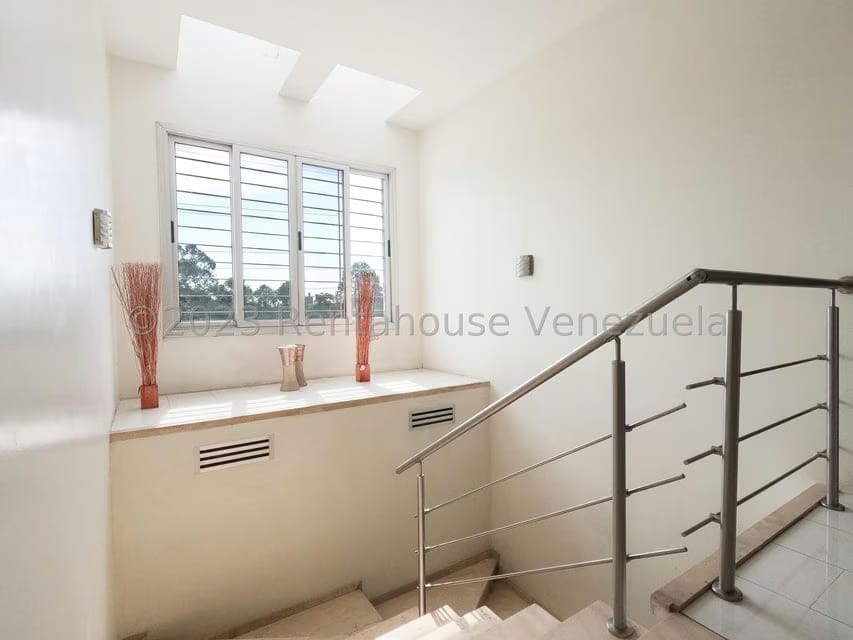 Casa (Duplex) en Venta en Los Cardones, Lara - 9