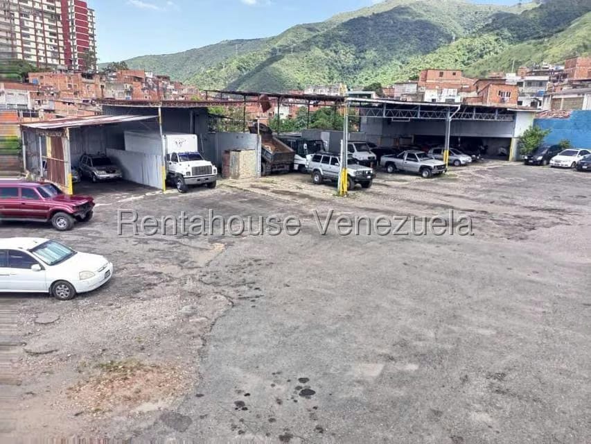 Comercial (Estacionamiento) en Venta en Catia, Distrito Metropolitano - 12