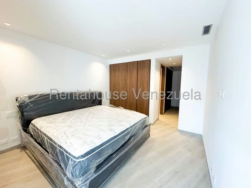 Apartamento (1 Nivel) en Alquiler en Las Mercedes, Distrito Metropolitano - 77
