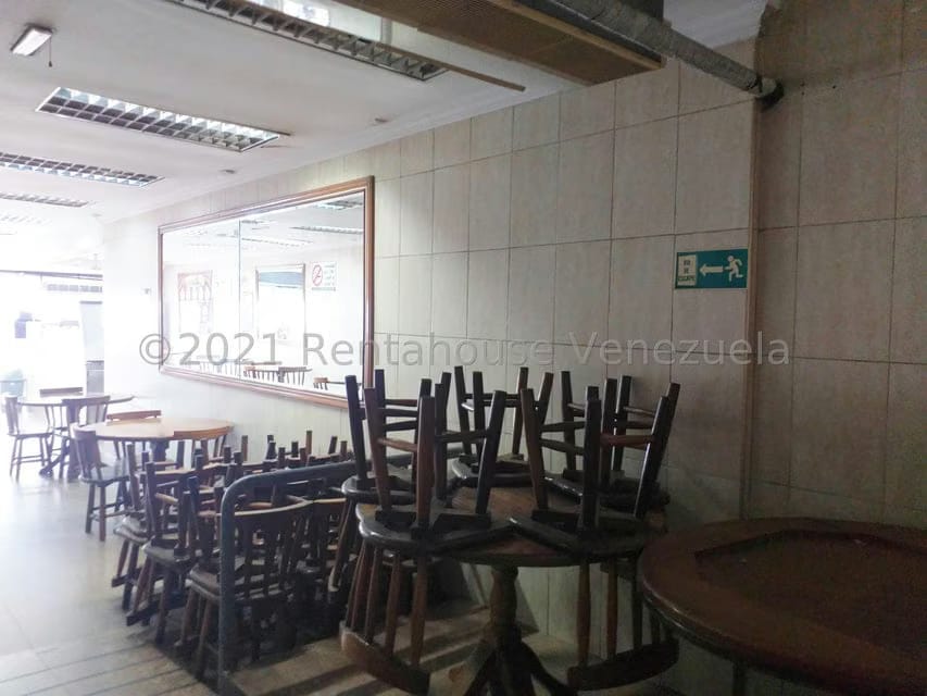 Comercial (Local Comercial) en Venta en La Atlantida, Vargas - 24