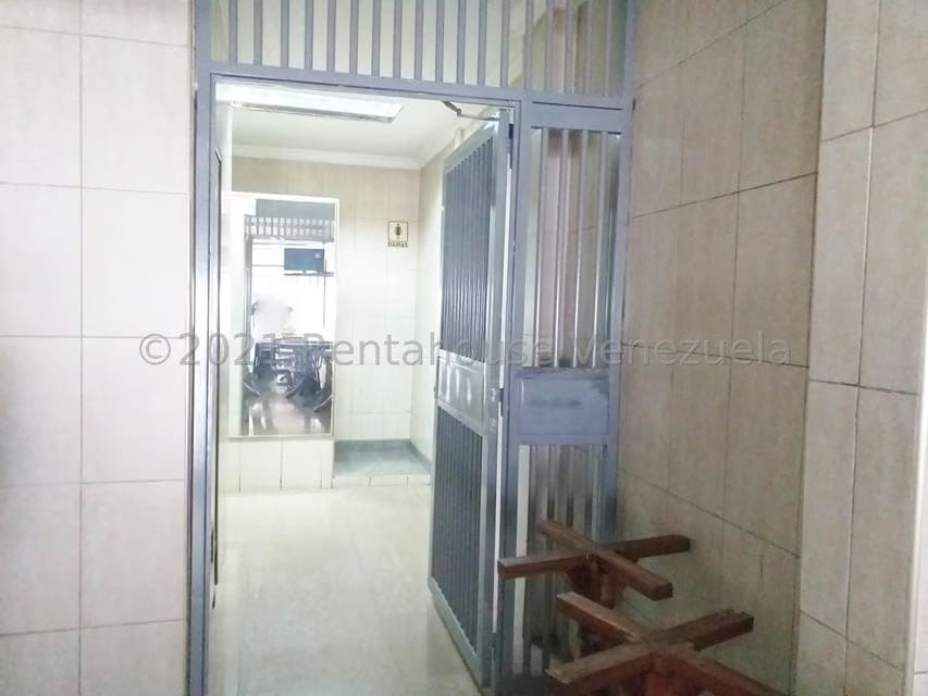 Comercial (Local Comercial) en Venta en La Atlantida, Vargas - 26
