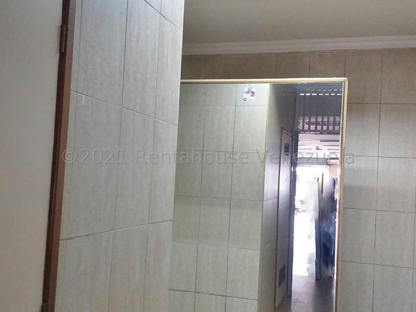 Comercial (Local Comercial) en Venta en La Atlantida, Vargas - 28