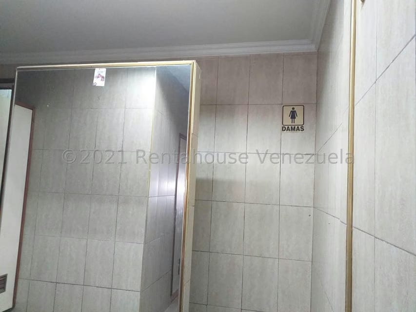 Comercial (Local Comercial) en Venta en La Atlantida, Vargas - 29