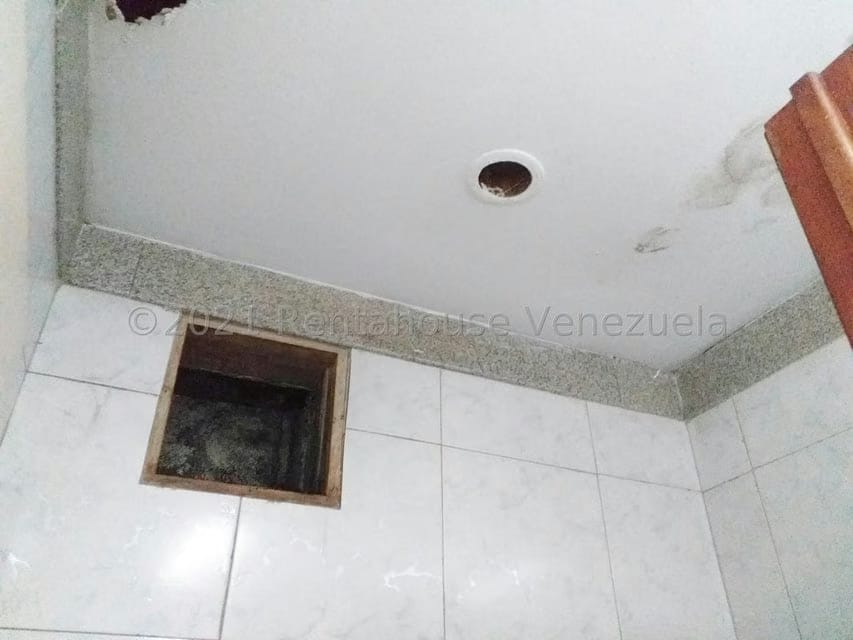 Comercial (Local Comercial) en Venta en La Atlantida, Vargas - 38