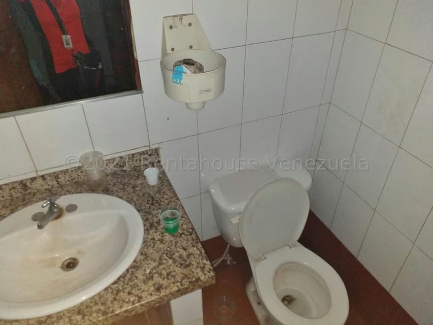 Comercial (Local Comercial) en Venta en La Atlantida, Vargas - 62