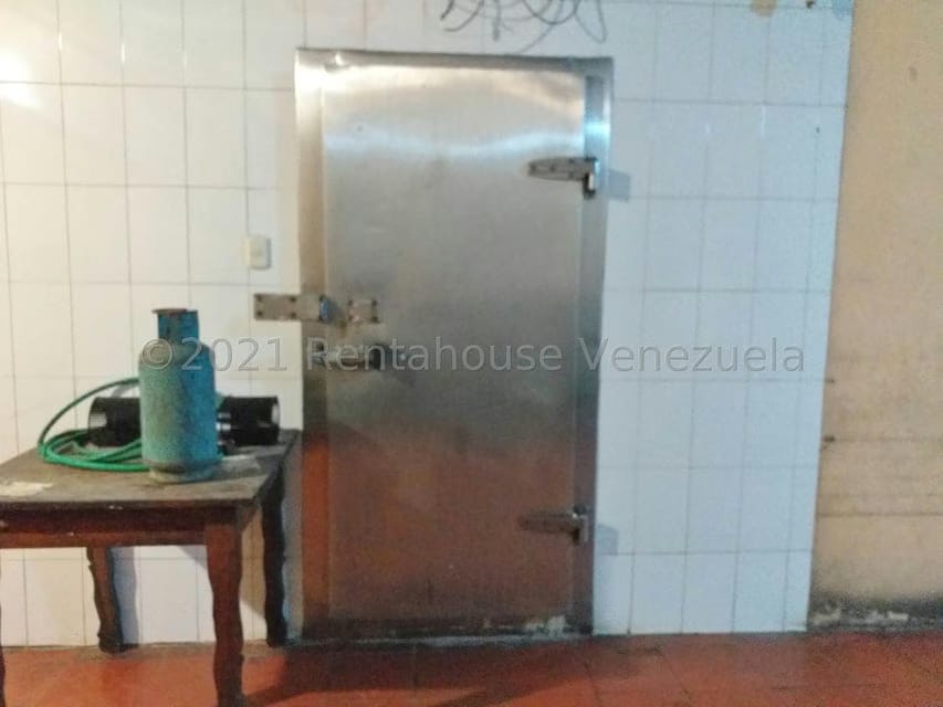 Comercial (Local Comercial) en Venta en La Atlantida, Vargas - 71