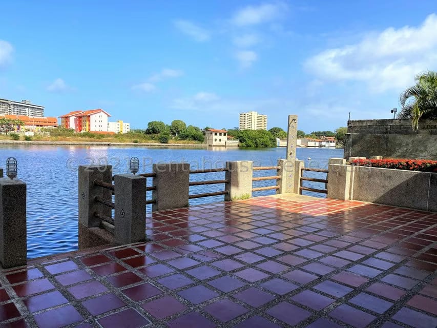 Townhouse (Multiples Niveles) en Venta en Puerto Encantado, Miranda - 52