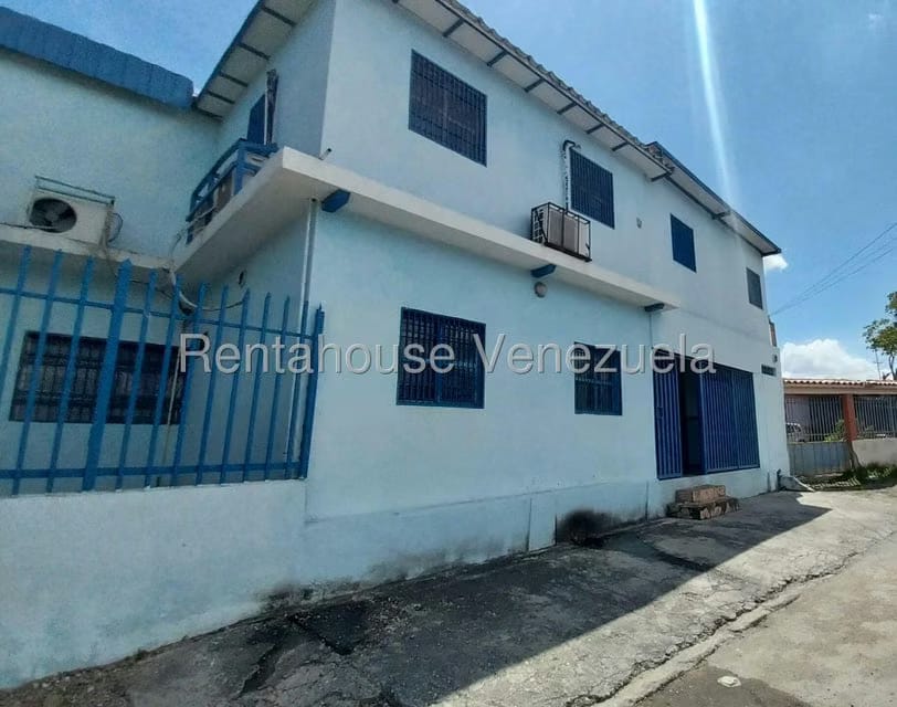 Comercial (Local Comercial) en Alquiler en Zona Este, Lara - 2