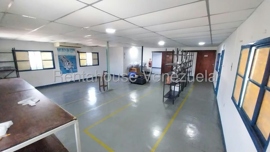 Comercial (Local Comercial) en Alquiler en Zona Este, Lara - 17