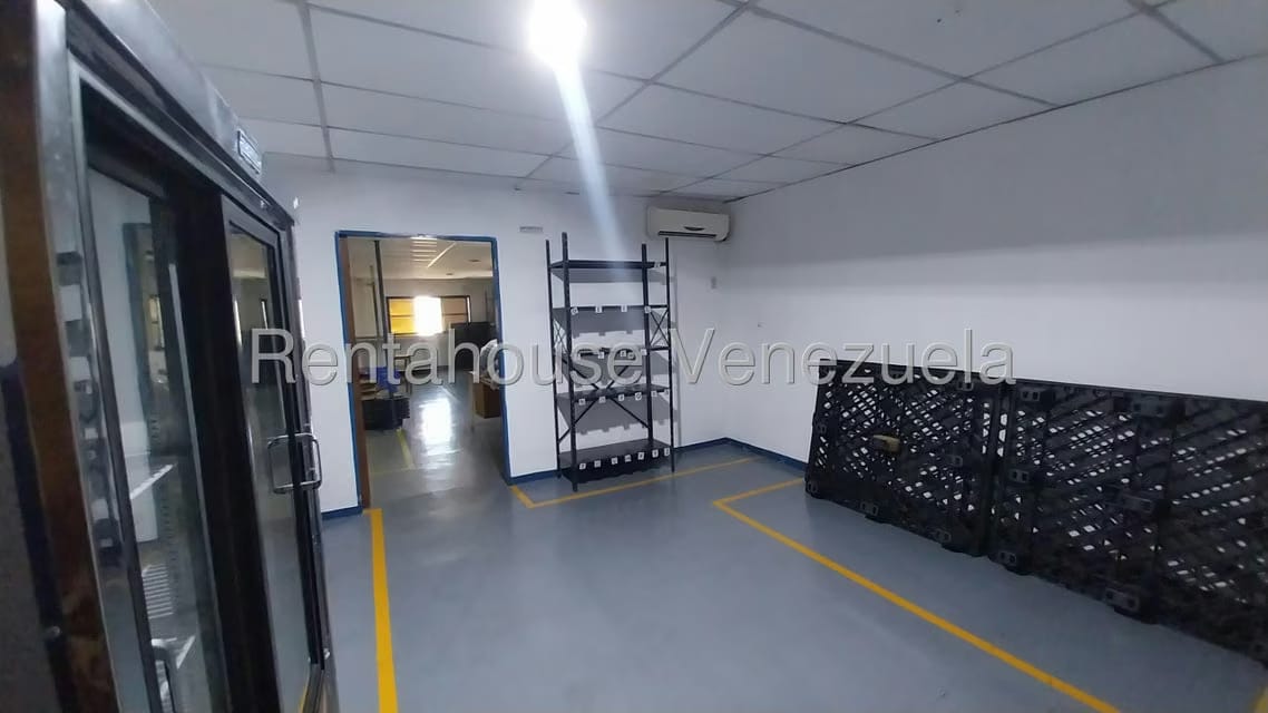 Comercial (Local Comercial) en Alquiler en Zona Este, Lara - 23