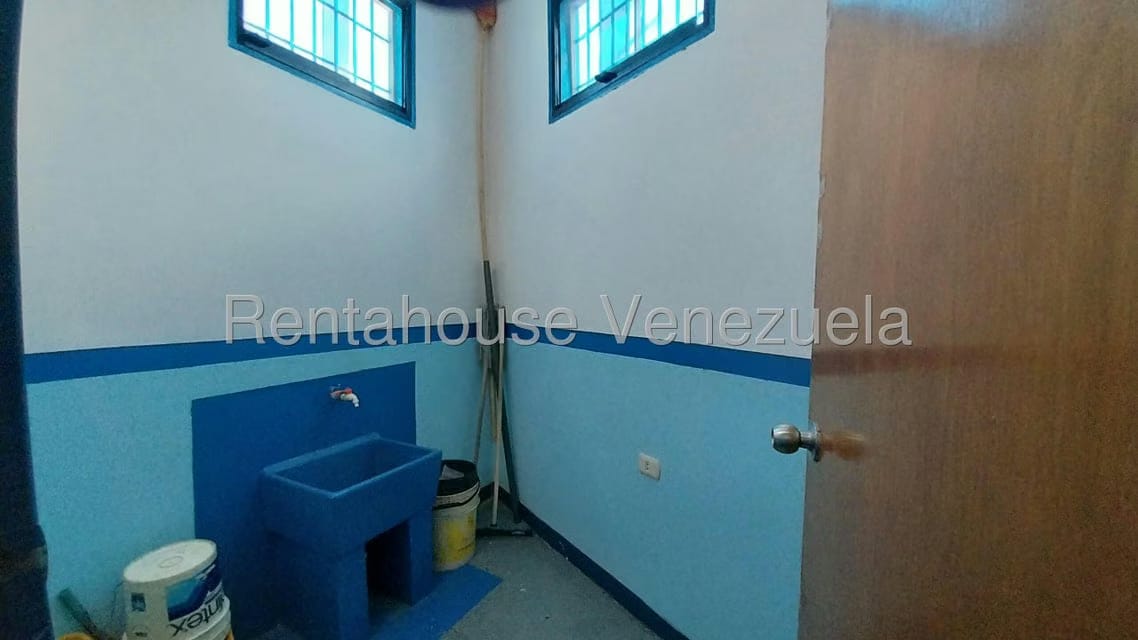 Comercial (Local Comercial) en Alquiler en Zona Este, Lara - 25