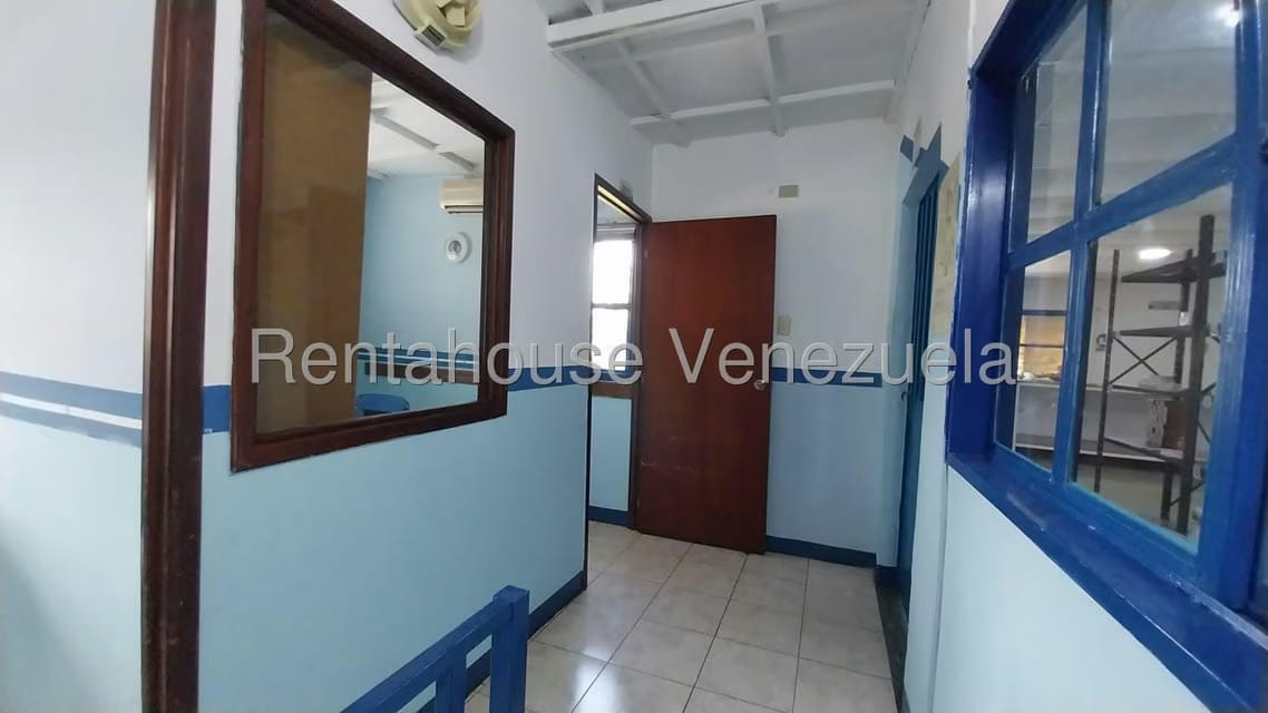 Comercial (Local Comercial) en Alquiler en Zona Este, Lara - 37