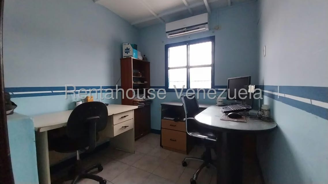 Comercial (Local Comercial) en Alquiler en Zona Este, Lara - 39