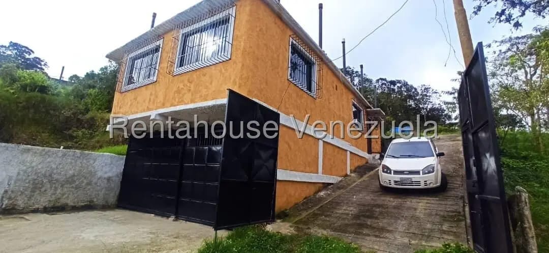 Casa (Multipes Niveles) en Venta en El Junko Country Club, Vargas - 2