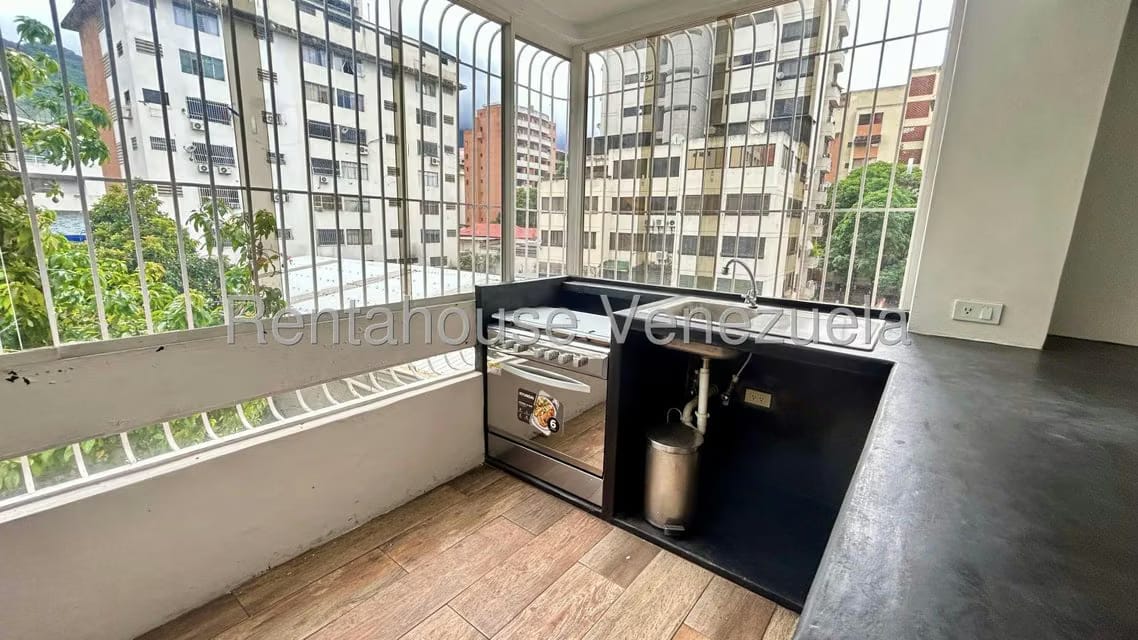 Apartamento (1 Nivel) en Alquiler en La Campiña, Distrito Metropolitano - 2