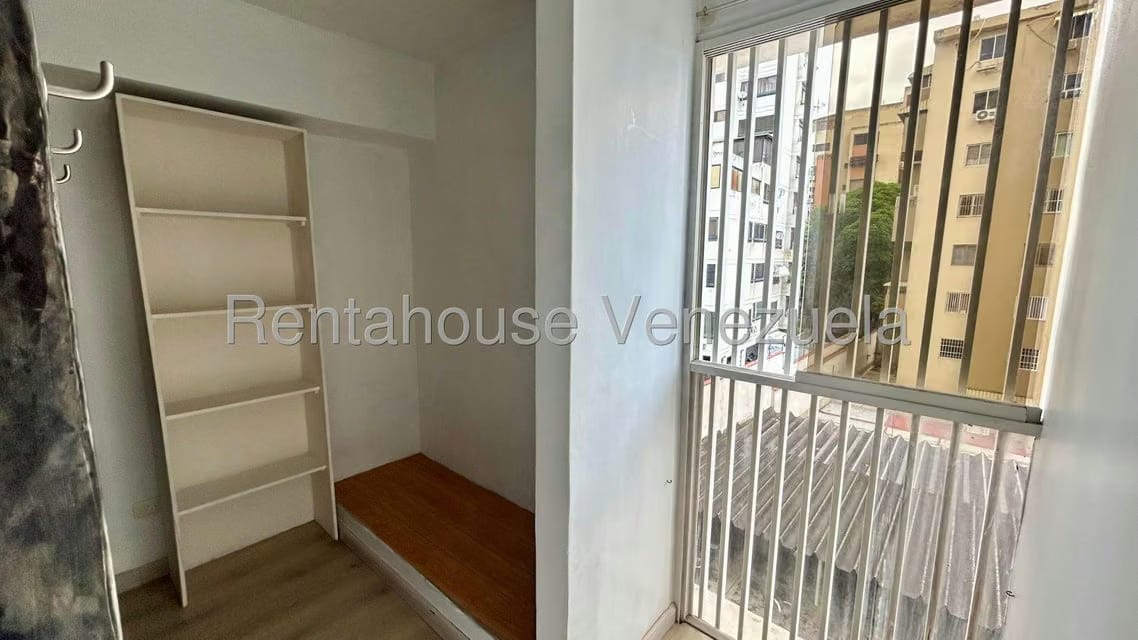 Apartamento (1 Nivel) en Alquiler en La Campiña, Distrito Metropolitano - 11