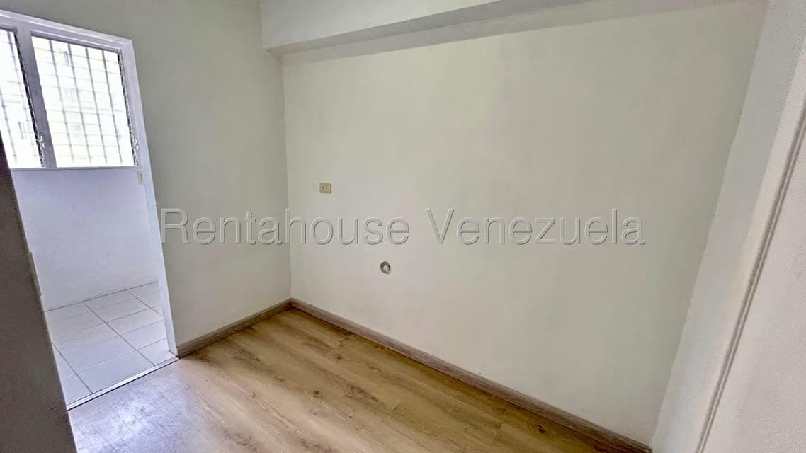 Apartamento (1 Nivel) en Alquiler en La Campiña, Distrito Metropolitano - 12