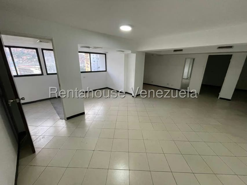 Comercial (Oficina) en Alquiler en La California Sur, Distrito Metropolitano - 13