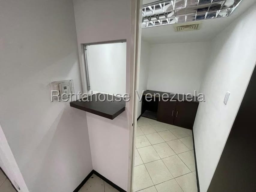 Comercial (Oficina) en Alquiler en La California Sur, Distrito Metropolitano - 16