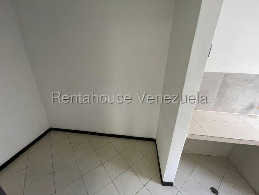 Comercial (Oficina) en Alquiler en La California Sur, Distrito Metropolitano - 17