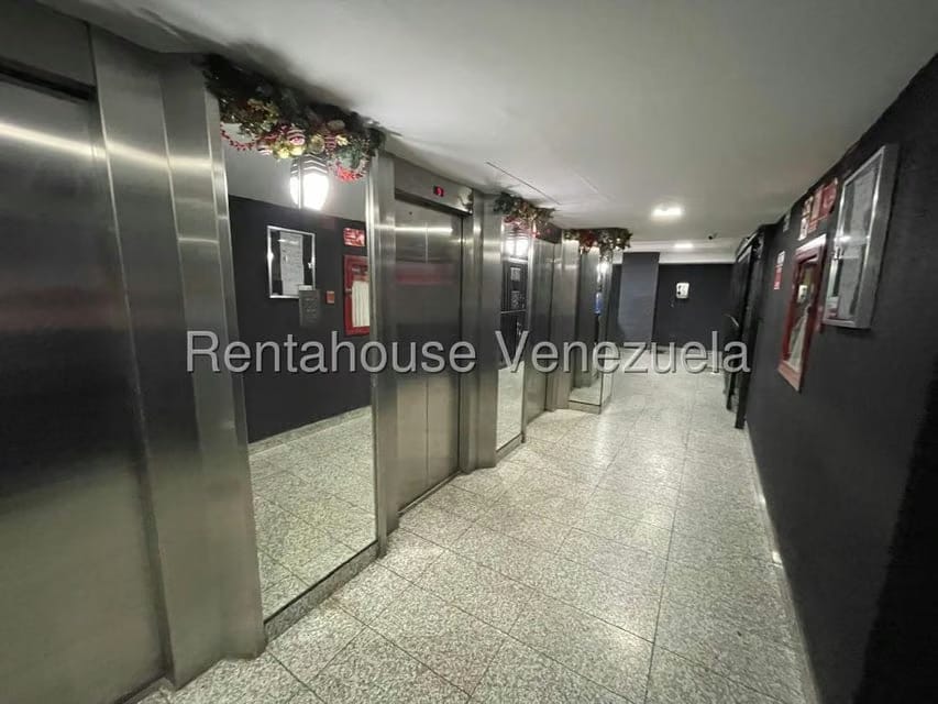 Comercial (Oficina) en Alquiler en La California Sur, Distrito Metropolitano - 23