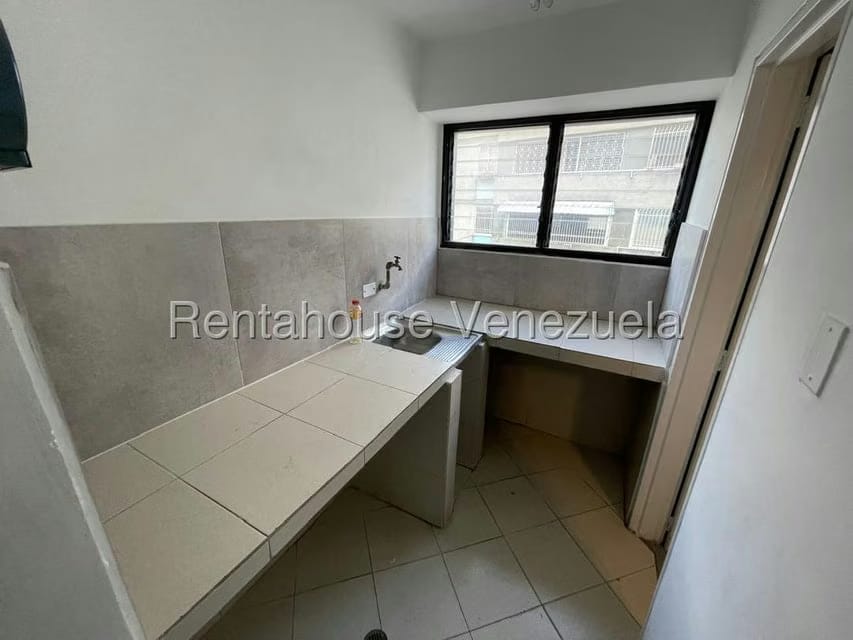 Comercial (Oficina) en Alquiler en La California Sur, Distrito Metropolitano - 9