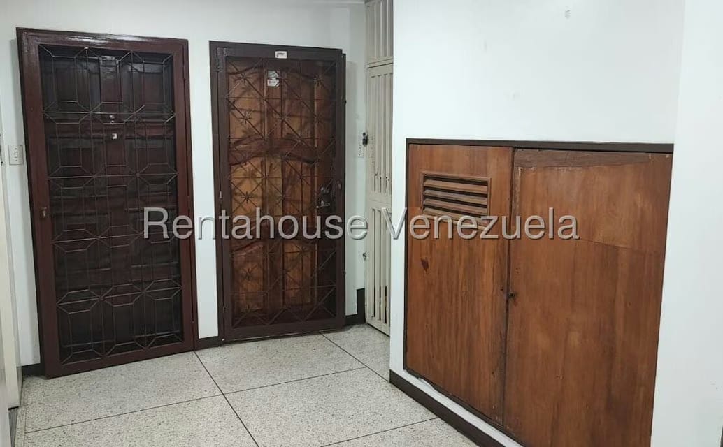 Apartamento (1 Nivel) en Venta en Parroquia Altagracia, Distrito Metropolitano - 4