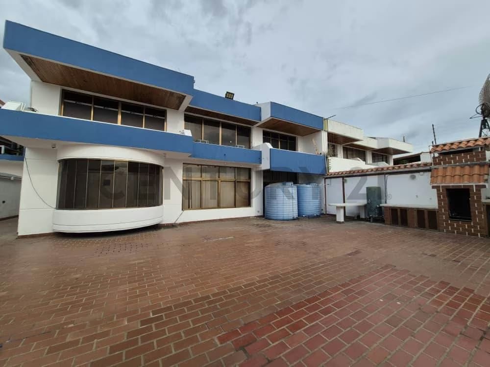 Century21 ofrece en venta Quinta para uso empresarial - 16