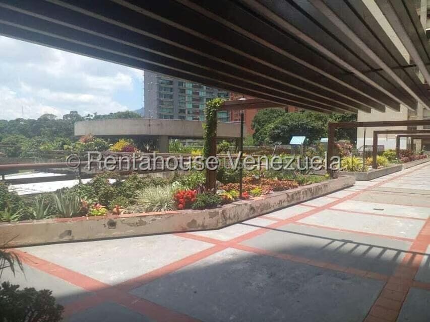 Apartamento (1 Nivel) en Alquiler en Los Dos Caminos, Distrito Metropolitano - 21