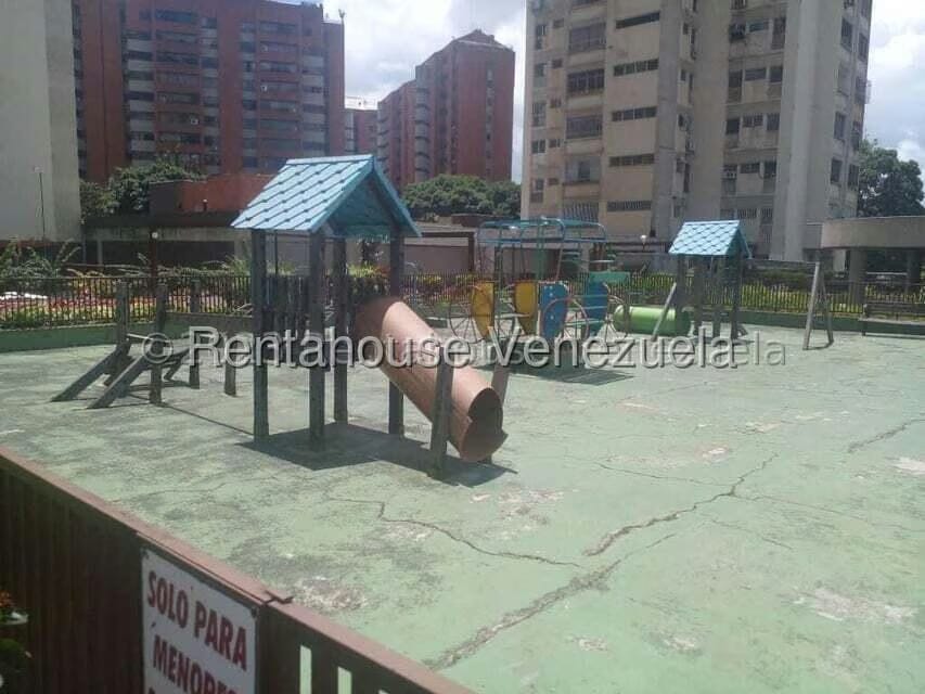 Apartamento (1 Nivel) en Alquiler en Los Dos Caminos, Distrito Metropolitano - 24