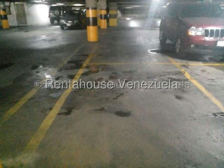 Apartamento (1 Nivel) en Alquiler en Los Dos Caminos, Distrito Metropolitano - 25