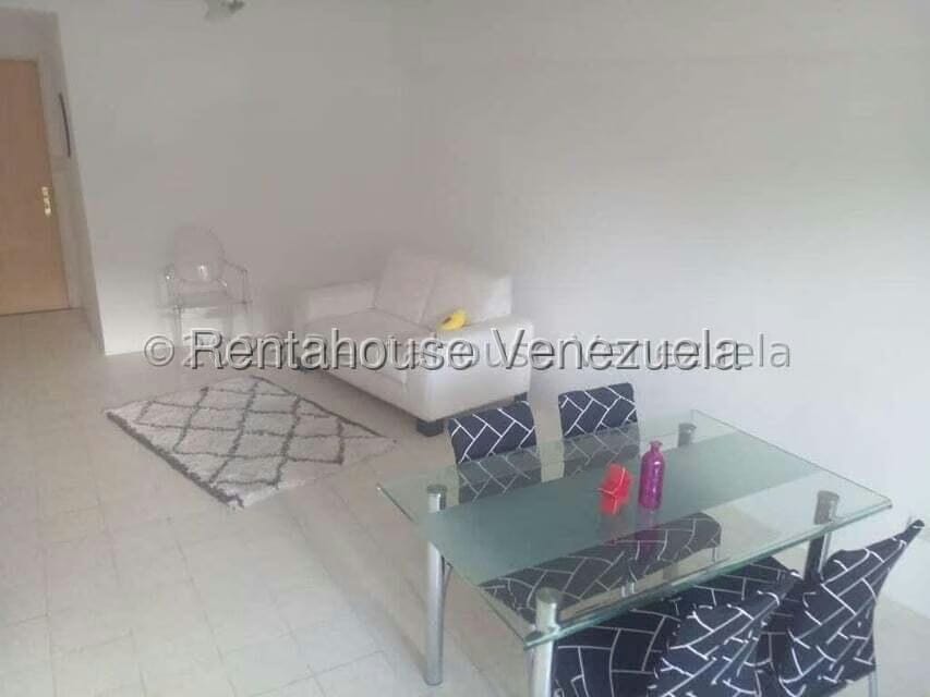 Apartamento (1 Nivel) en Alquiler en Los Dos Caminos, Distrito Metropolitano - 5