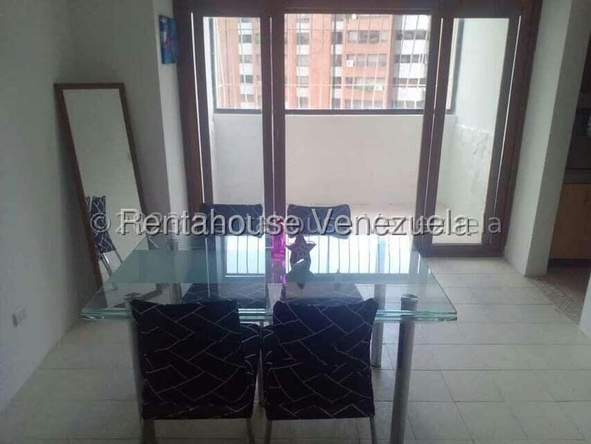 Apartamento (1 Nivel) en Alquiler en Los Dos Caminos, Distrito Metropolitano - 6