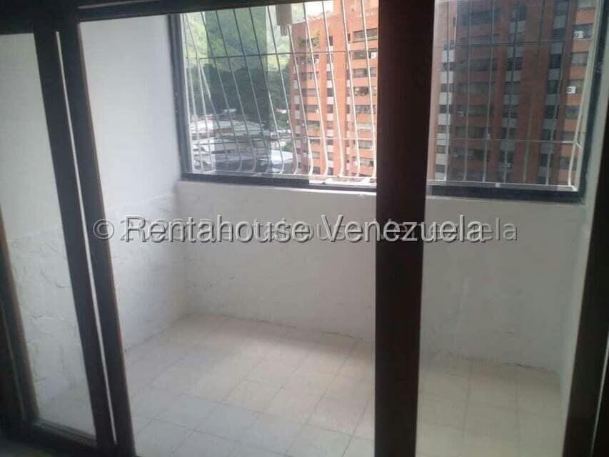 Apartamento (1 Nivel) en Alquiler en Los Dos Caminos, Distrito Metropolitano - 8