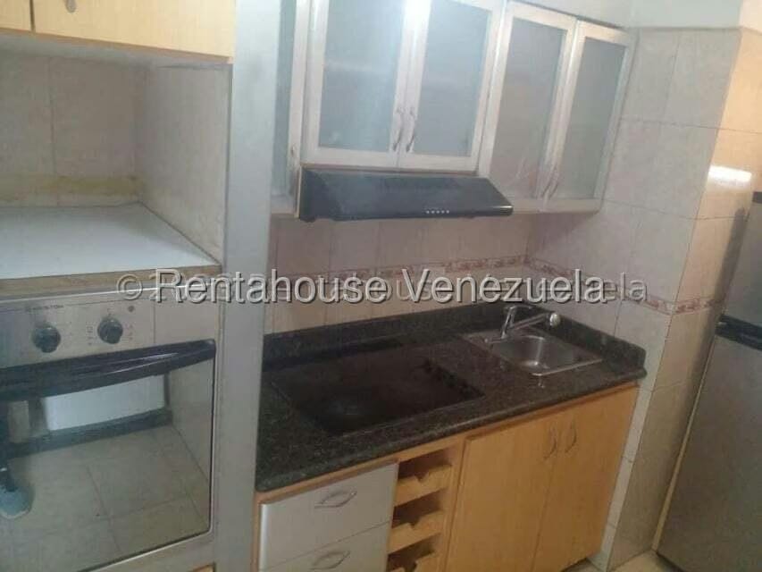 Apartamento (1 Nivel) en Alquiler en Los Dos Caminos, Distrito Metropolitano - 9