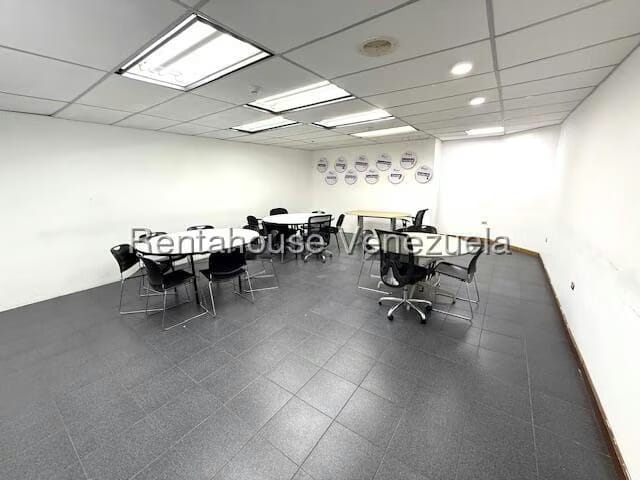 Comercial (Oficina) en Alquiler en Los Cortijos de Lourdes, Distrito Metropolitano - 27