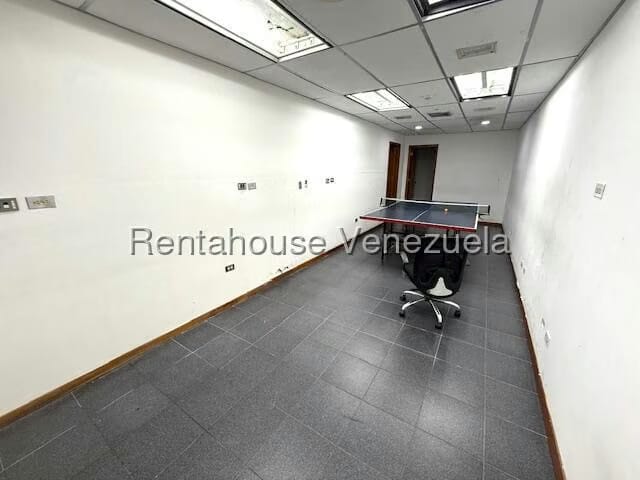 Comercial (Oficina) en Alquiler en Los Cortijos de Lourdes, Distrito Metropolitano - 29