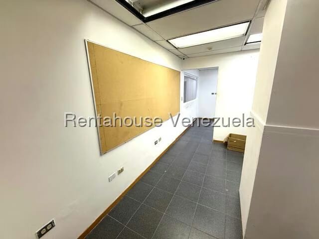 Comercial (Oficina) en Alquiler en Los Cortijos de Lourdes, Distrito Metropolitano - 30