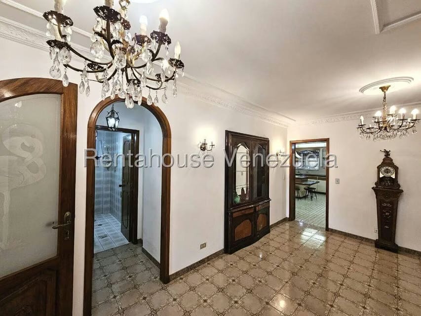 Casa (Multipes Niveles) en Venta en Colinas de La California, Distrito Metropolitano - 16