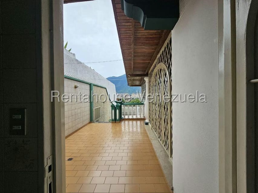 Casa (Multipes Niveles) en Venta en Colinas de La California, Distrito Metropolitano - 32